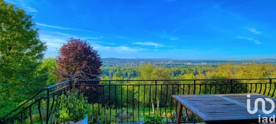 Traditional house at Triel-sur-Seine (78510)