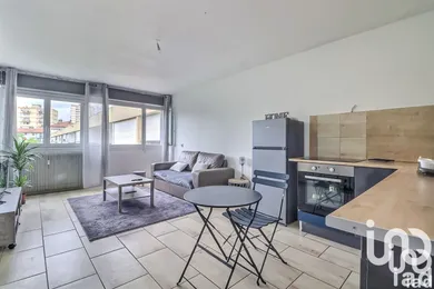 Apartment at Nîmes (30000)