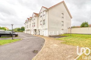 Apartment at Montmagny (95360)