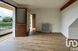 Apartment at Sergy (01630)