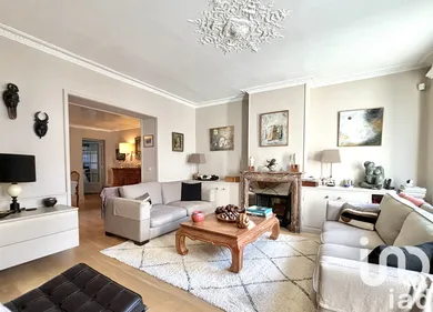 Townhouse at Garches (92380)