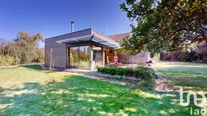 House at Escamps (89240)