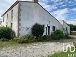 Traditional house at Saint-Denis-la-Chevasse (85170)