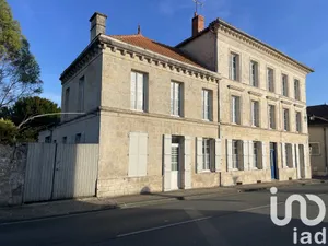 Maison de ville à Saint-Genis-de-Saintonge (17240)
