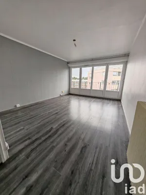 Apartment at Yerres (91330)