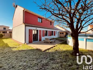 House at Indre (44610)
