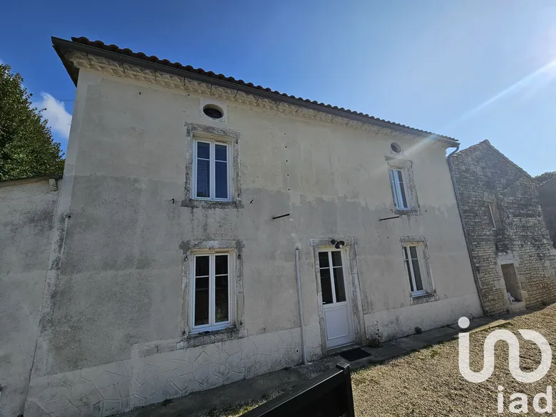 Maison 4 pièces 147 m² · à Villognon · 147 m² · 139 000 €
