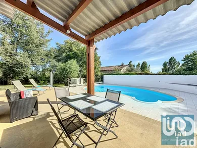 Maison de campagne à Maignaut-Tauzia (32310)