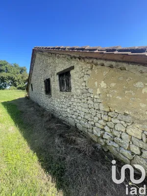 Barn at Colombier (24560)