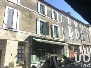 Building at Issigeac (24560)