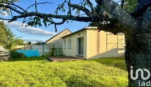 House at Freneuse (78840)