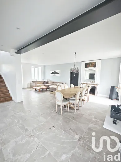 Castle at Champs-sur-Yonne (89290)