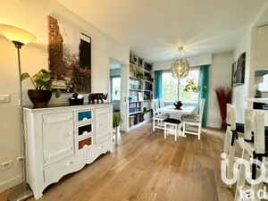 Apartment at Maisons-Laffitte (78600)
