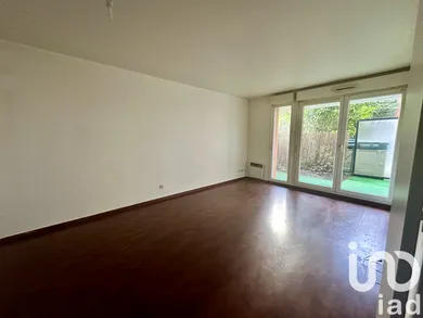 Apartment in Montreuil (93100)