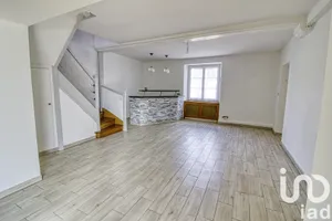Village house at Greneville-en-Beauce (45480)