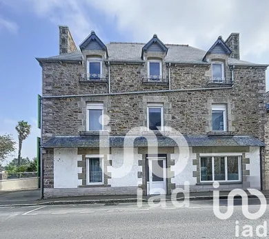 House at Hénanbihen (22550)