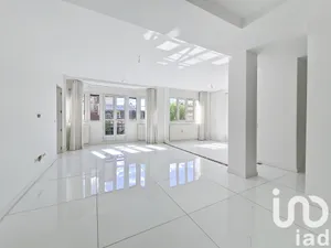 Apartment at Saint-Mandé (94160)