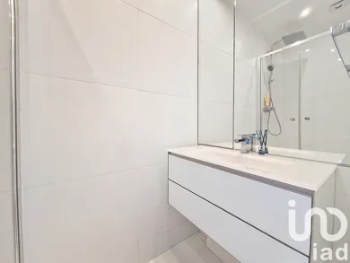 Apartment in Saint-Mandé (94160)