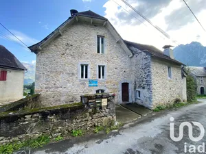 Maison de village à Lées-Athas (64490)