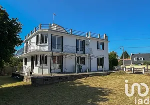 Architectural house at Avrechy (60130)