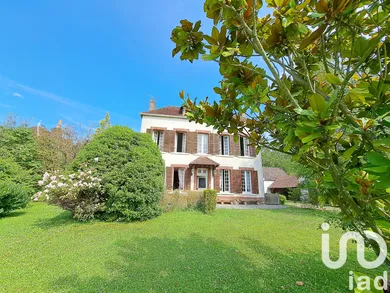 Park home at Venizy (89210)