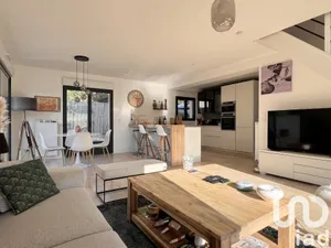 Maison traditionnelle à Auteuil (78770)
