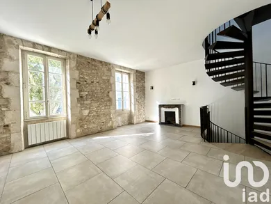 Building at Bollène (84500)