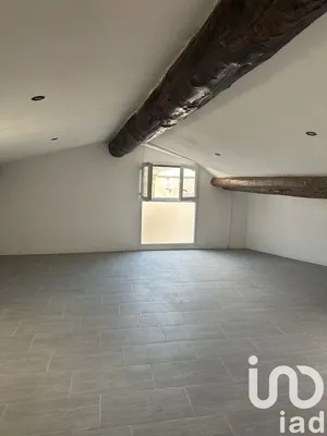 Appartement à Eyragues (13630)