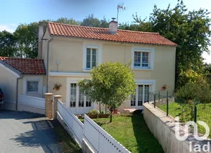 Maison de village à Marillet (85240)