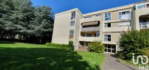 Apartment at Les Ulis (91940)