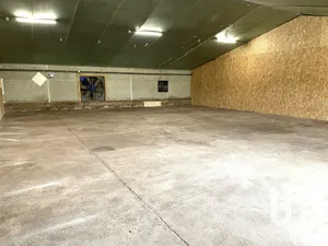Parking at Ingrandes-Le Fresne sur Loire (49123)