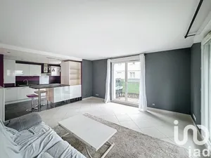 Apartment at Sainte-Geneviève-des-Bois (91700)