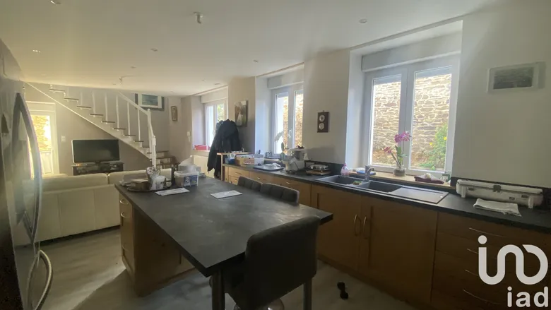 Immeuble 785 m² · à Le Cloître-Pleyben · 785 m² · 168 000 €