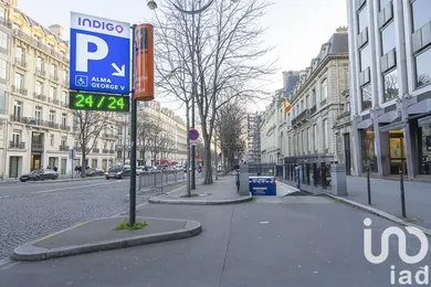 Parking at Paris (75008)