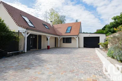 Traditional house at Cerny (91590)