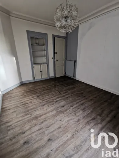 Apartment in Paris (75020)