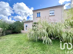 Pavillon à Croutelle (86240)