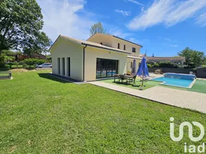 Architectural house at Val de Virvée (33240)