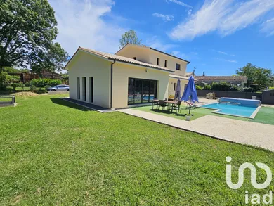 Architectural house at Val de Virvée (33240)