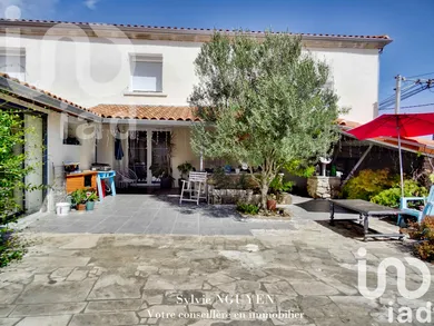 Traditional house at sireuil (16440)