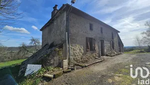 House at Labesserette (15120)