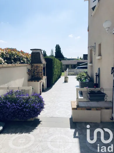 Longere at Compiègne (60200)