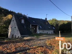 Châlet à SAINT SAUVES D'AUVERGNE (63950)