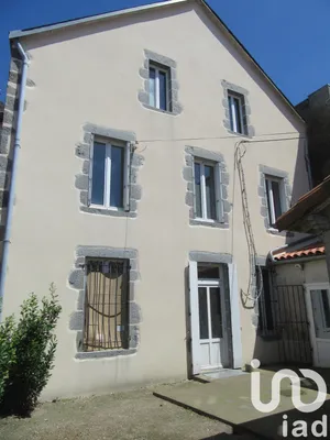 Building at Moncoutant (79320)