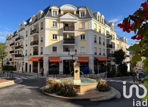 Apartment at Le Plessis-Robinson (92350)