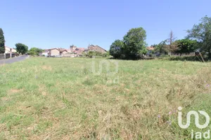Terrain à bâtir à SAINT-VICTOR-ET-MELVIEU (12400)