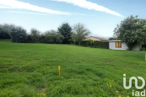 Terrain à bâtir à Saint-Myon (63460)