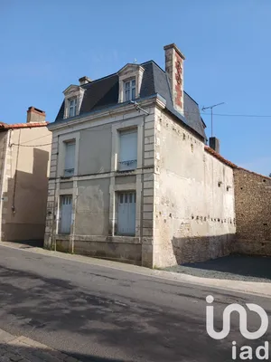 Townhouse at Usson-du-Poitou (86350)