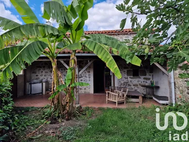 Maison à Saint-Estèphe (24360)