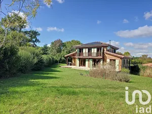 House at Beaupuy (32600)